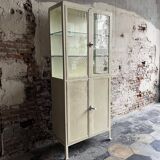 Armoire médicale - style industriel