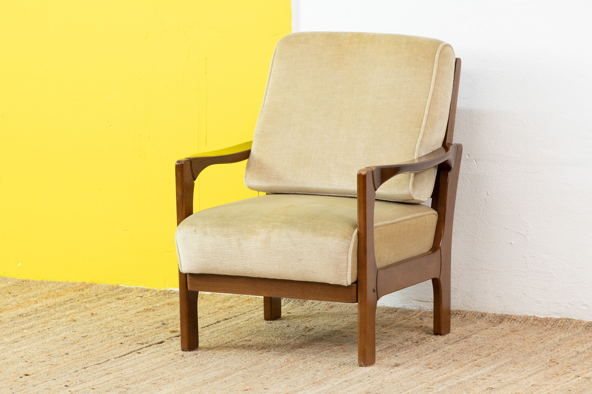 Fauteuil Scandinave Vintage – 69 cm