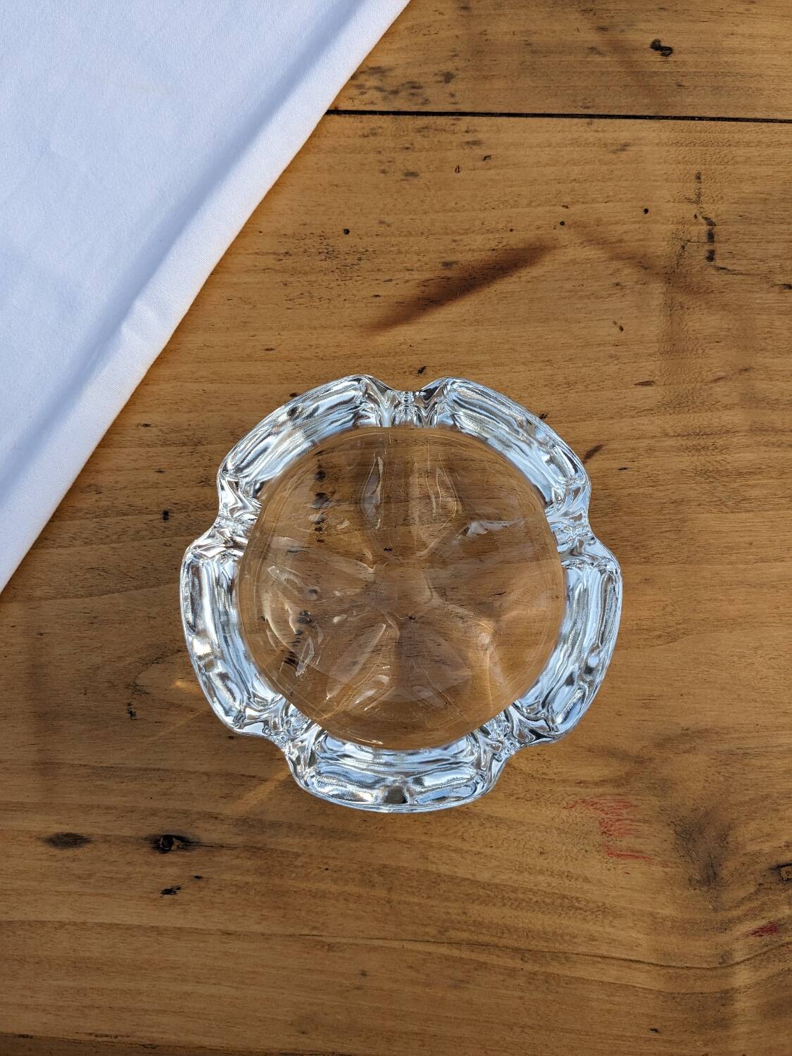 Flower shaped glass ashtray