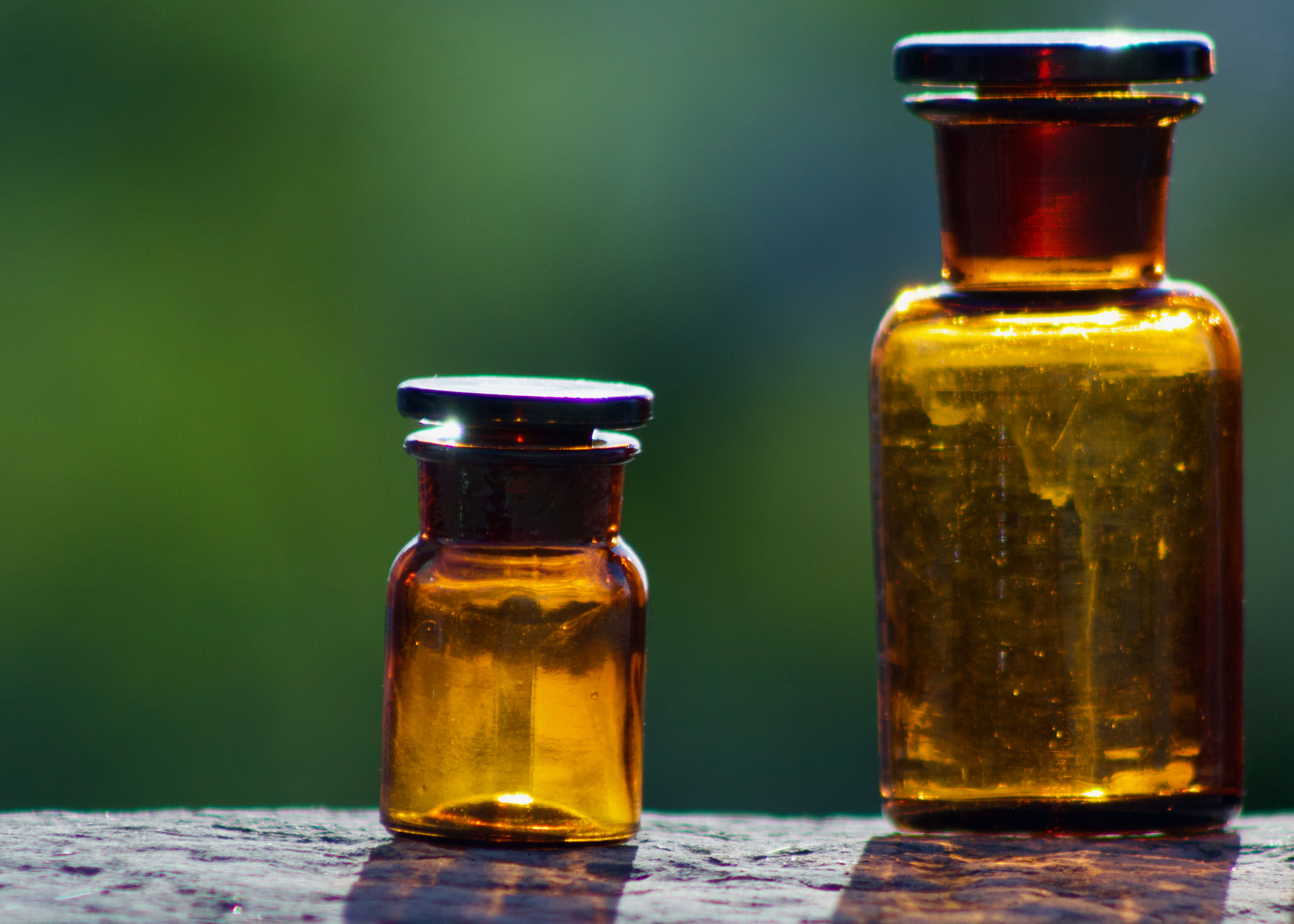 4 old apothecary bottles / amber glass pharmacy in perfect condition dated before 1960