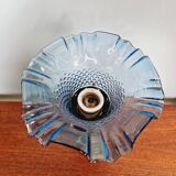 Lampe de table en bronze doré et bobèche en verre bleu