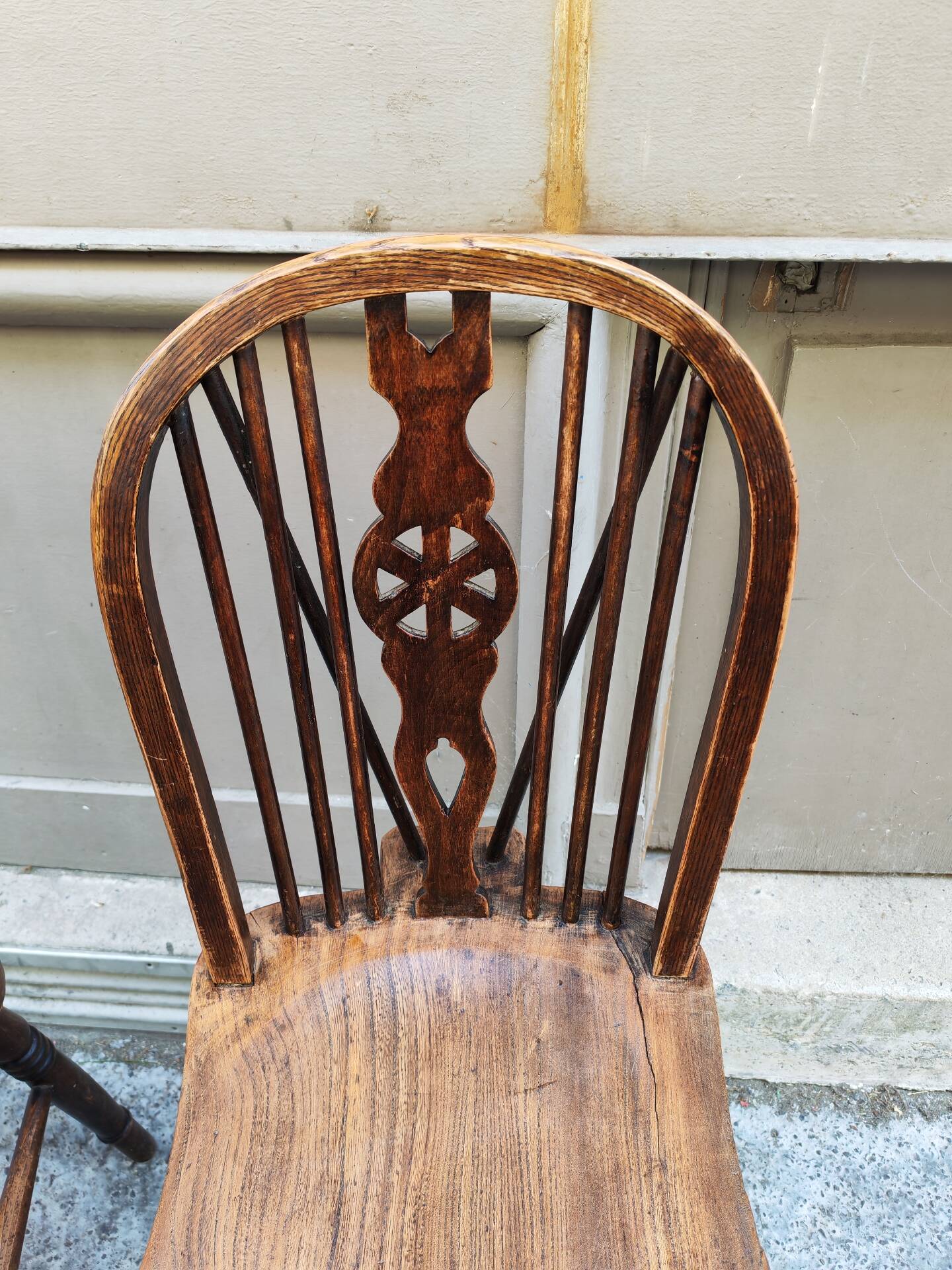 Pair of vintage Windsor chairs in solid elm