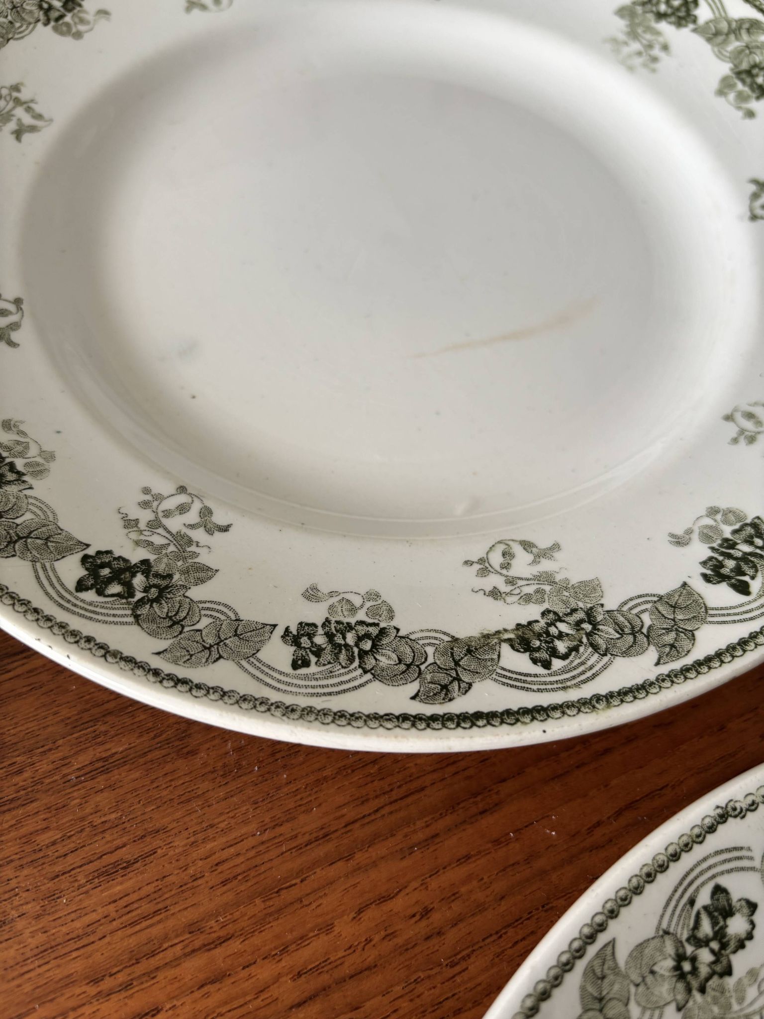 Set of 4 flat plates Terre de Fer Moulin des Loups model Violett