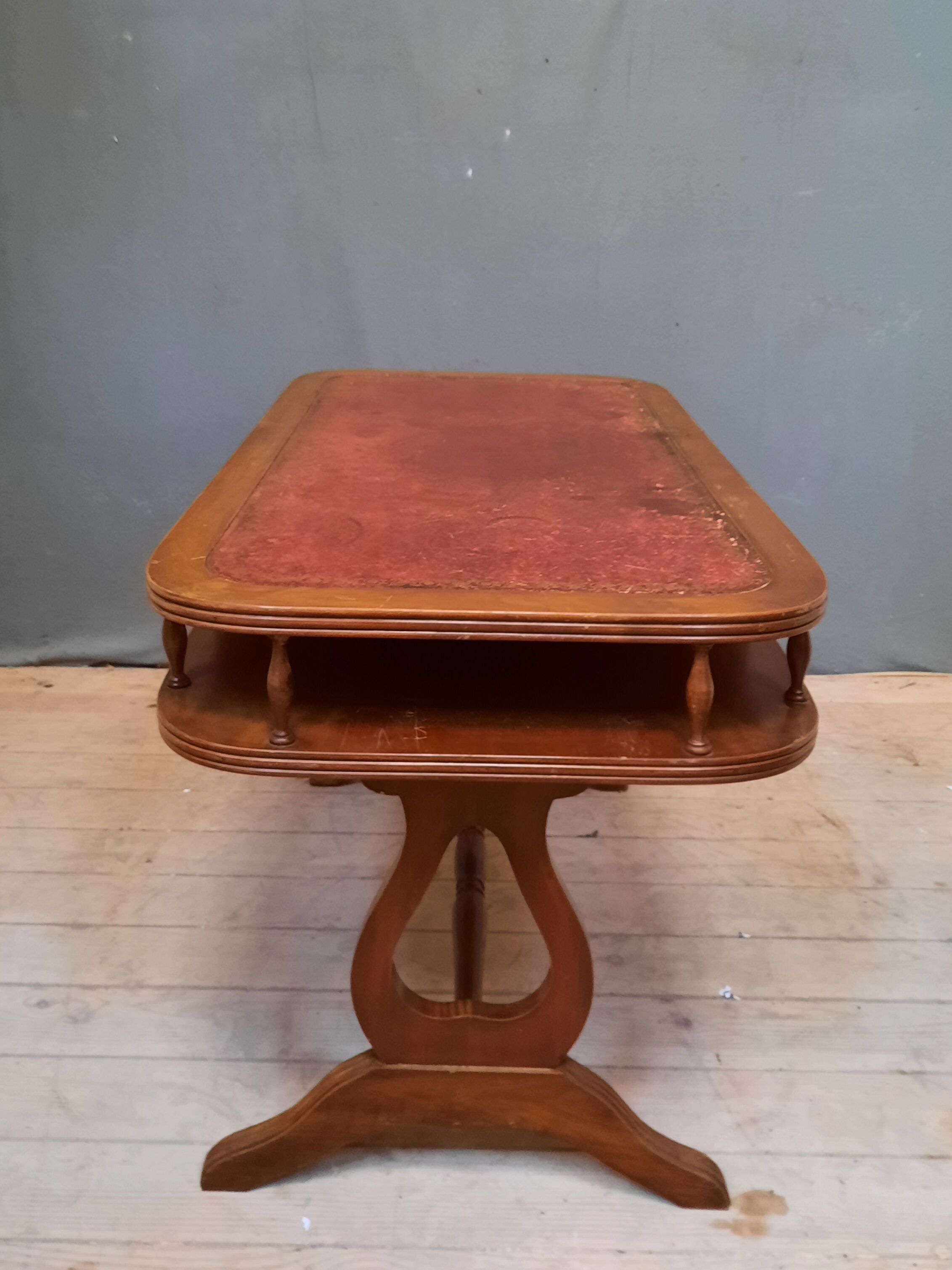 English coffee table dessu leather to a puller