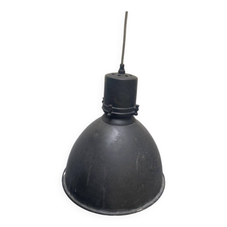 Industrial style pendant light