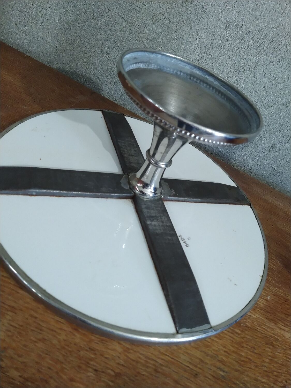 Display or cake dish vintage ceramic metal