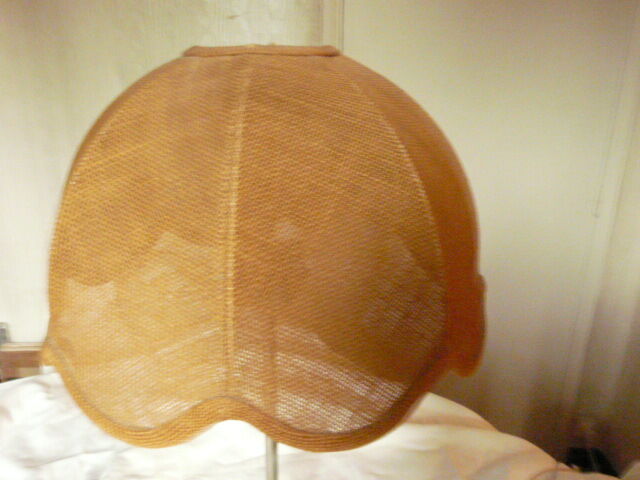 Metal table lamp and jute