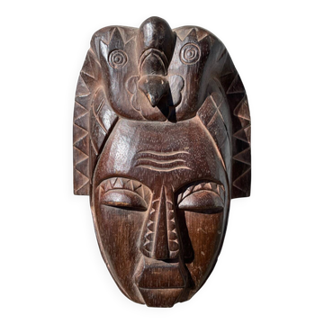 Masque en bois minimaliste oiseau