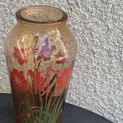 Vase en verre rose à fleurs rouges vintage