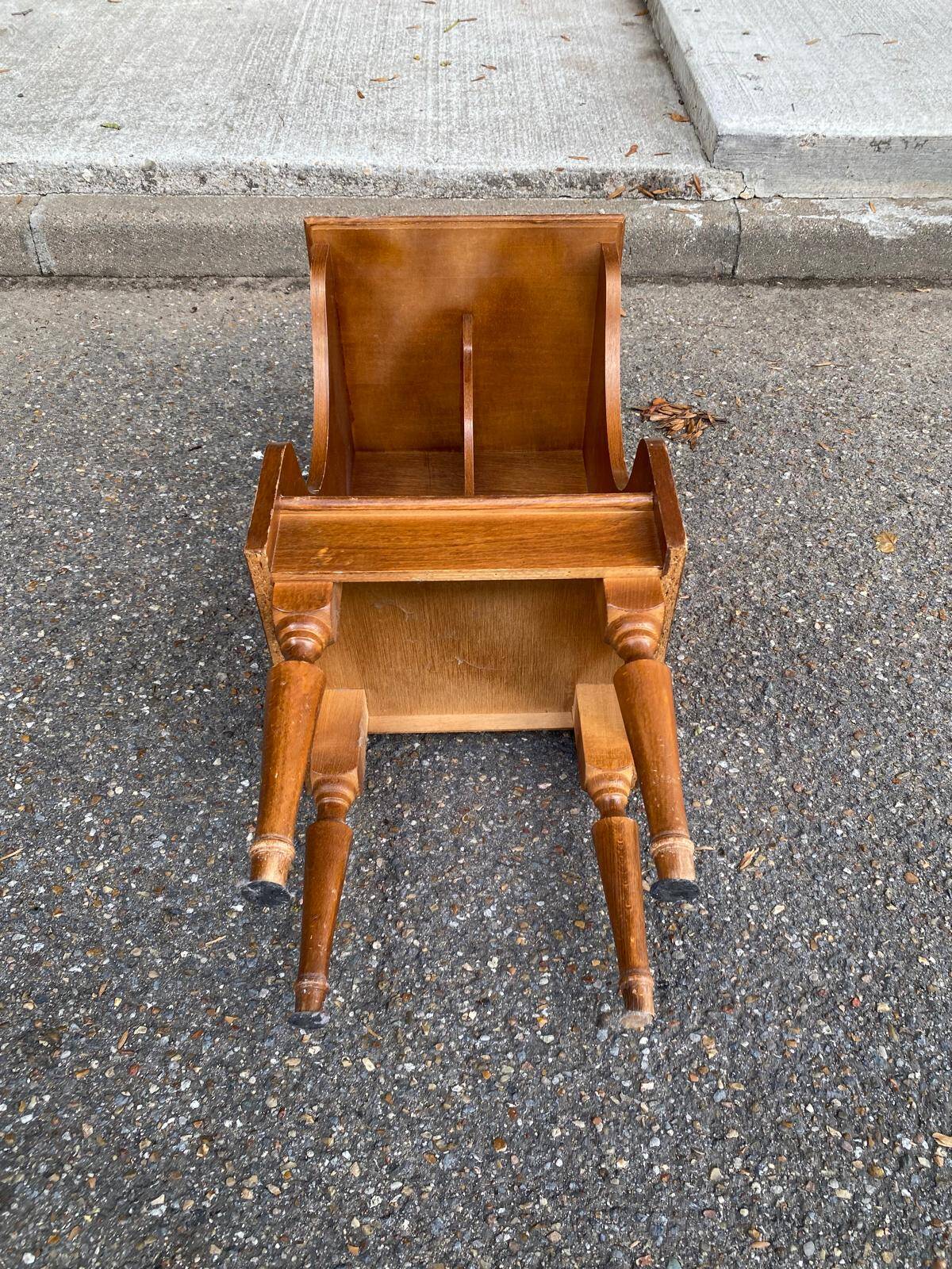 Vintage side table / Magazine rack end table
