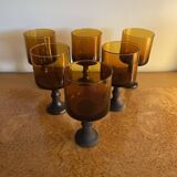Verres avec pieds en bois