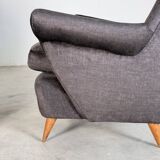 Pair of Italian Armchairs Attributed to Gio Ponti for ISA Bergamo, 1950s