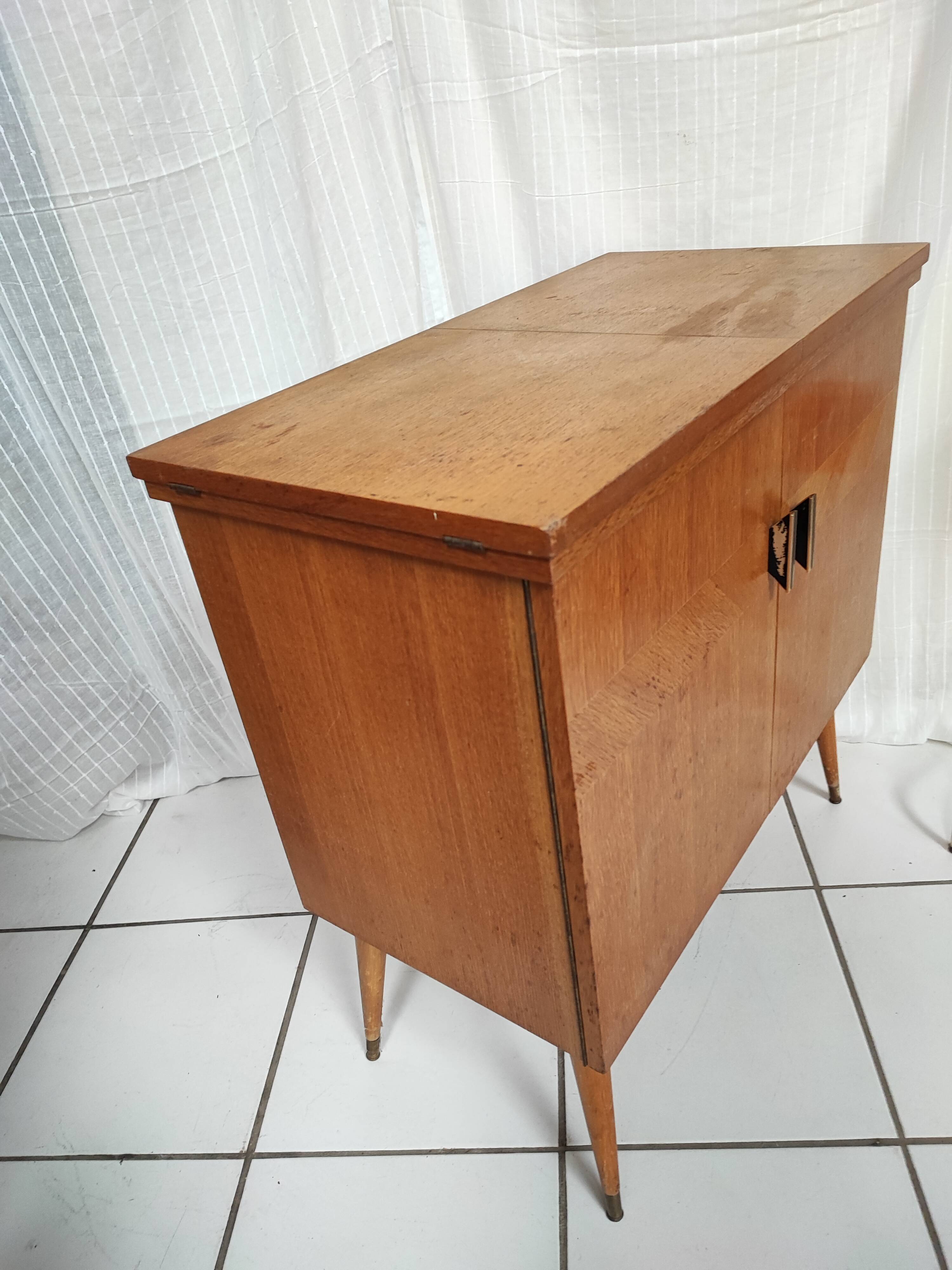 Chest of drawers furniture