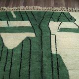 Traditional pure wool rug from Oued Zam, size 150 x 250 cm.