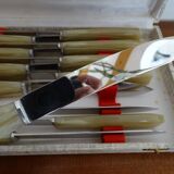Lot 12 Art Deco style knives in case