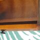 Petit bureau en bois de style Louis XV