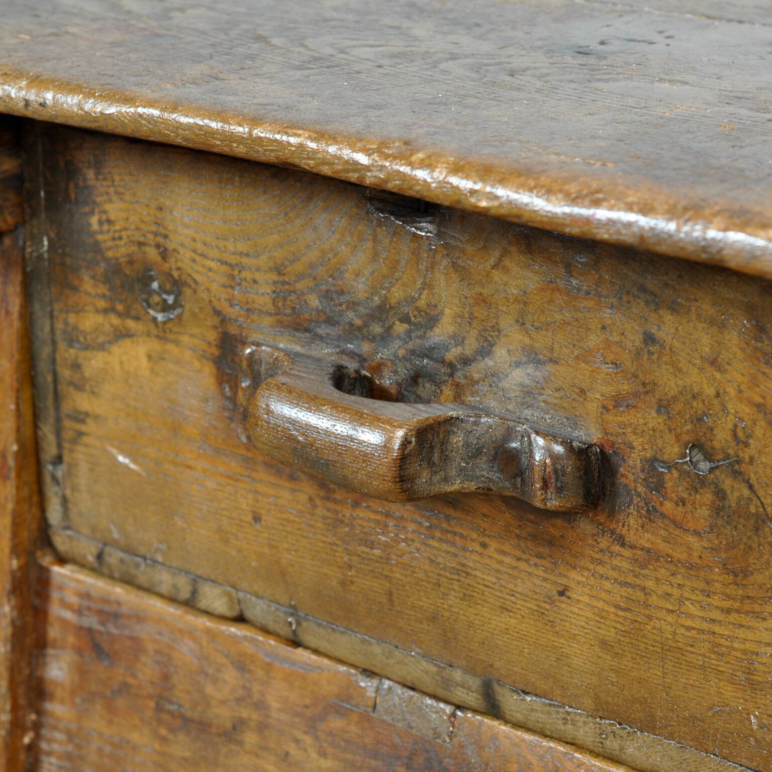 Table espagnole, XVIIIe siècle