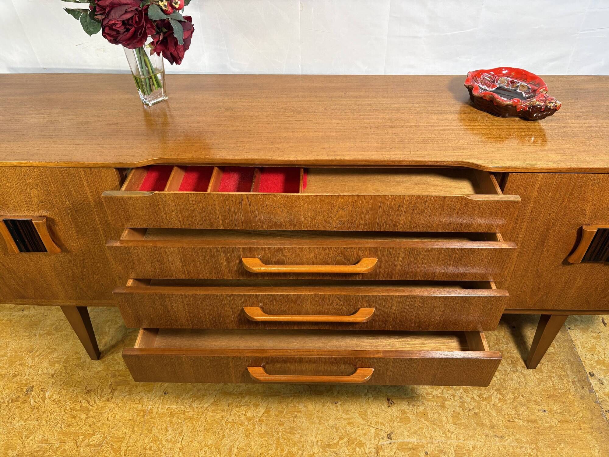 Mid Century Retro Vitnage Stunning Beautility Teak Sideboard – 1960s