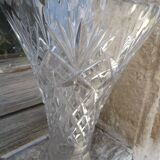 Vase en cristal taillé forme évasée