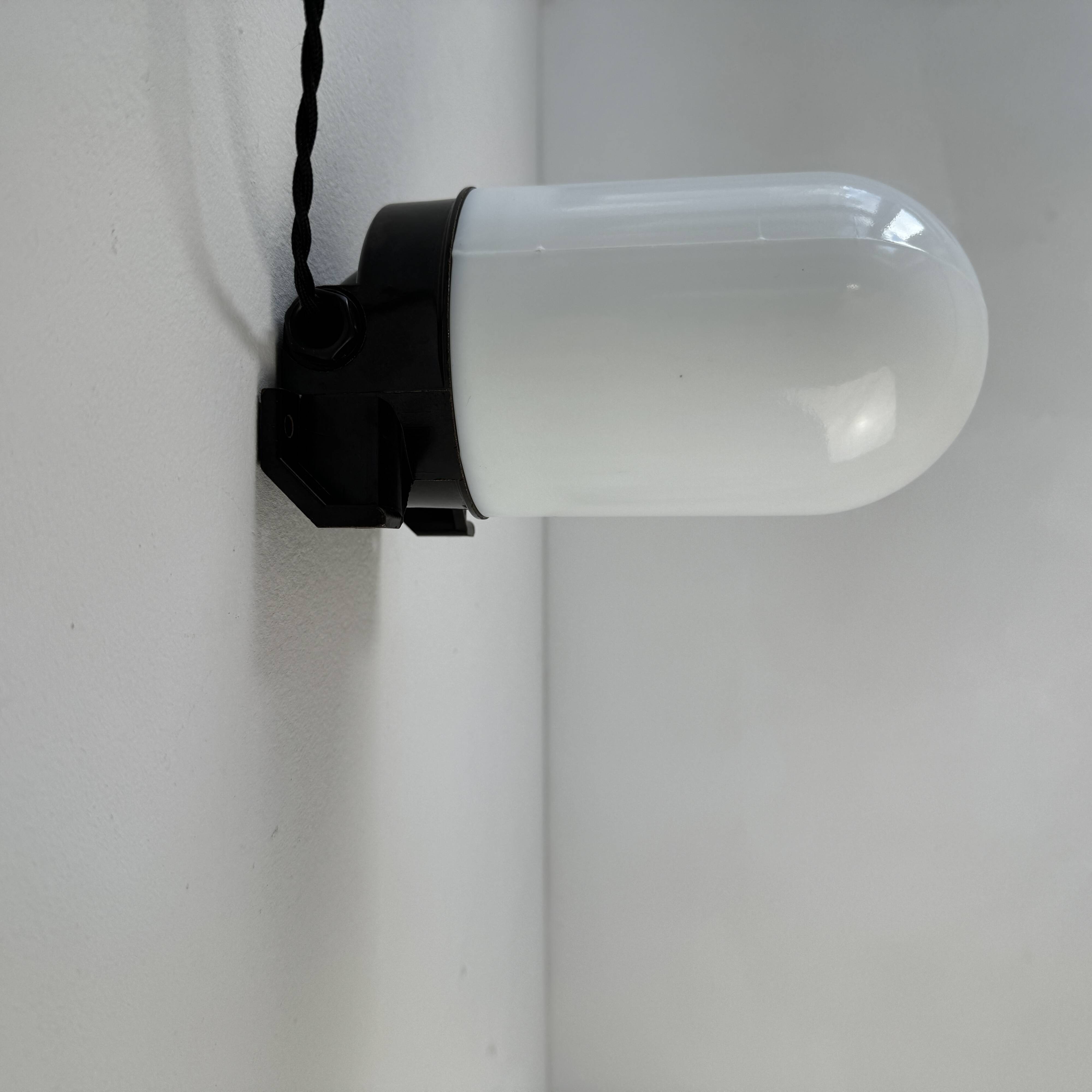 Vintage "block" wall light in opaline.