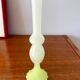 Vase en opaline jaune pâle élancé années 50-60