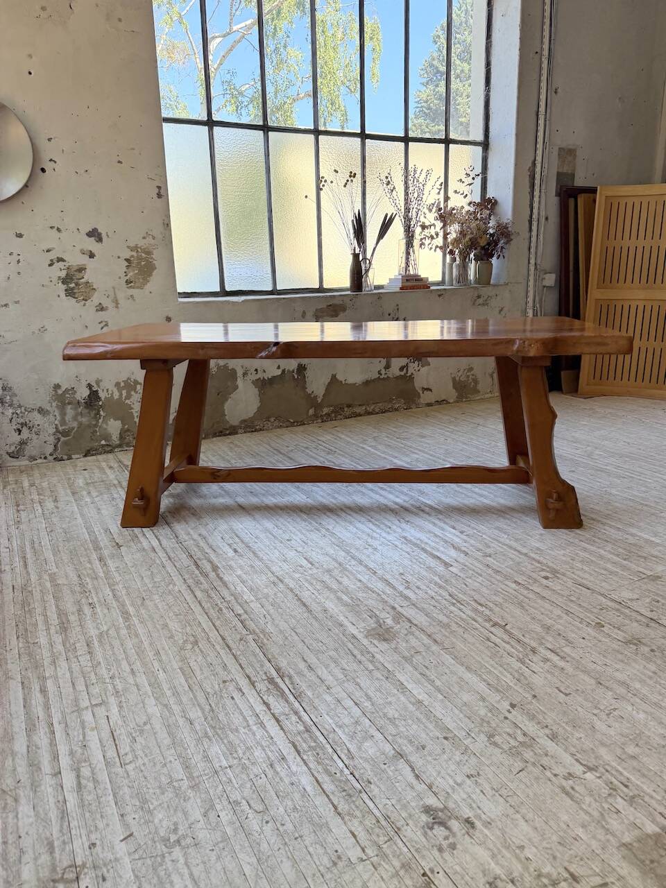 Aranjou farmhouse table in blond elm, 1950s
