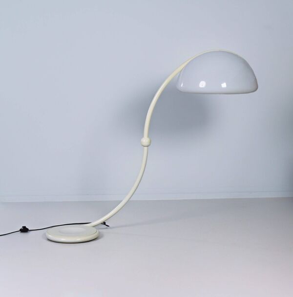 Serpente floor lamp by Elio Martinelli for Martinelli Luce, 1970s in white.