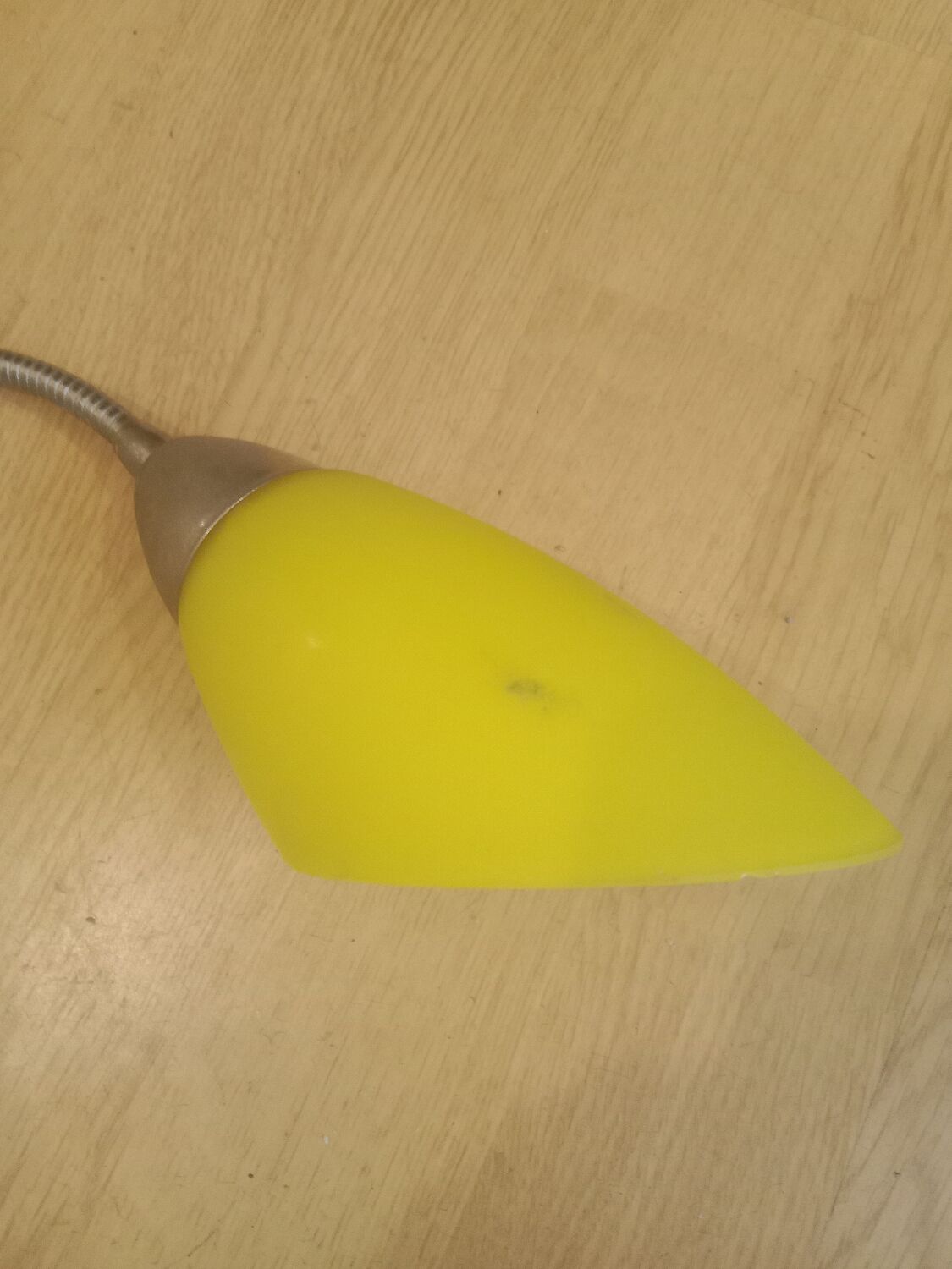 Applique opaline jaune vintage