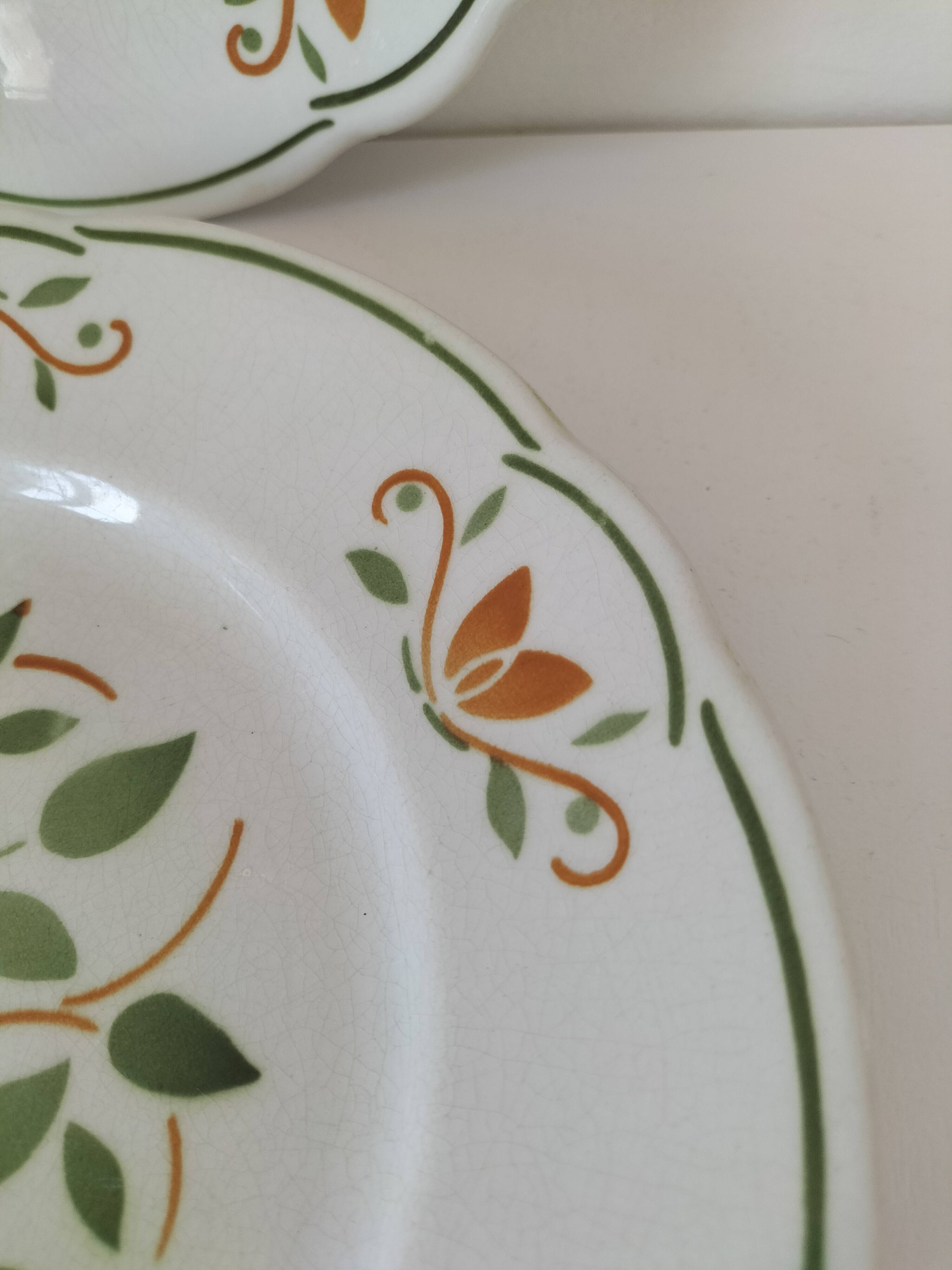 Duo of K & G Lunéville plates, Chantilly model