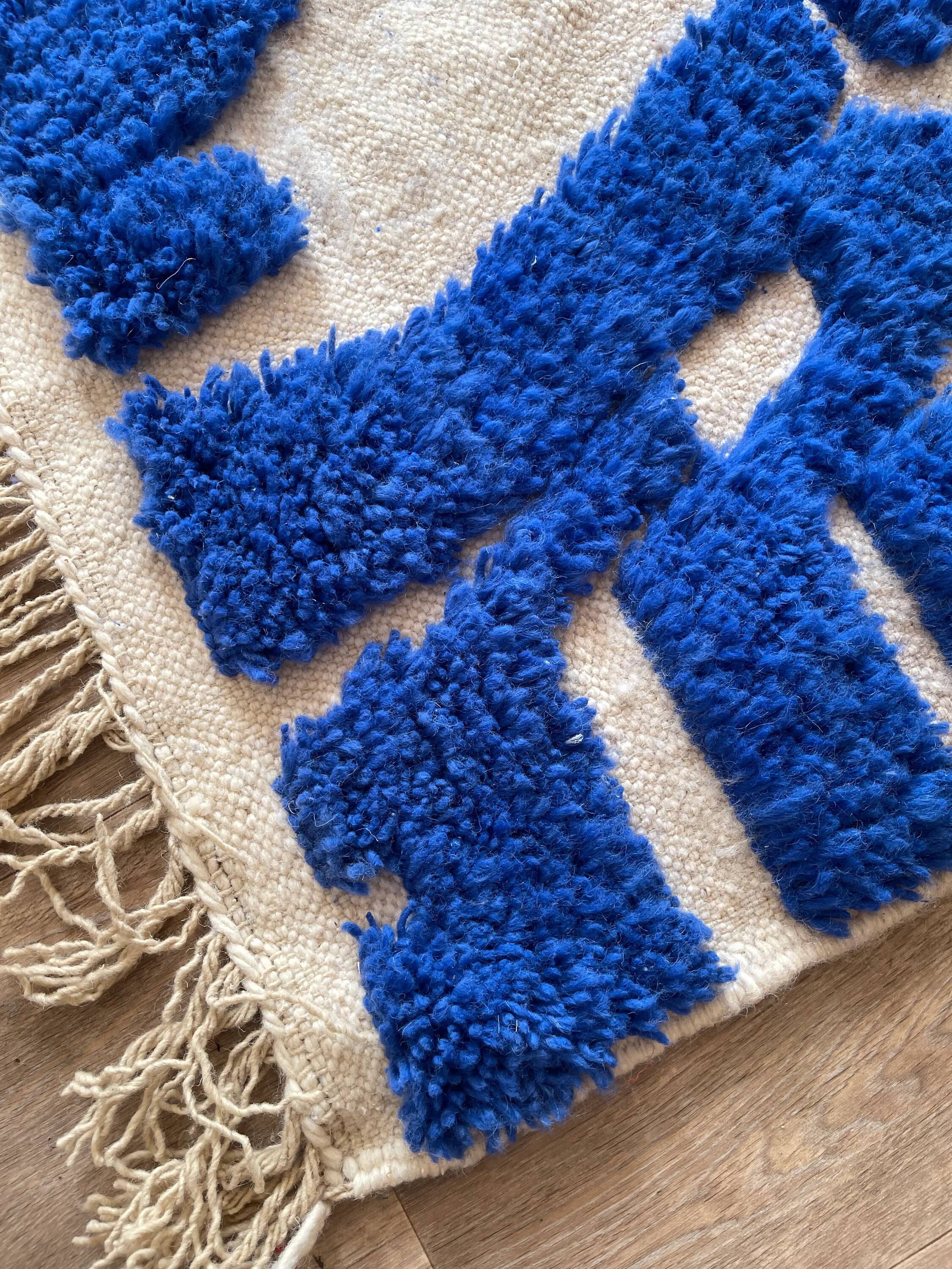 Natural wool rug 2.5 x 1.5 m