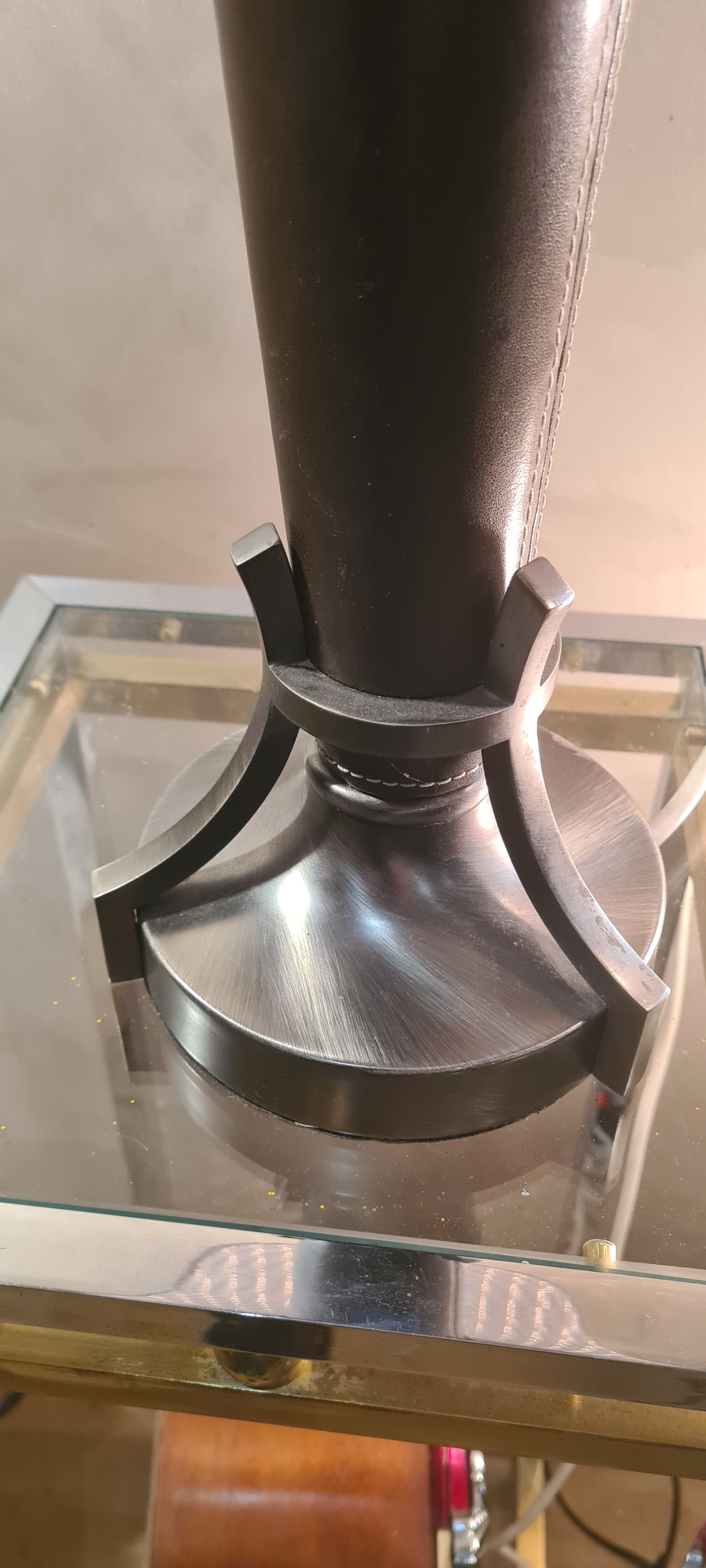 Lamp 1970 sheathed in brown leather iron brush 48xh74