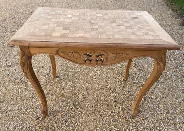 Petite table d’appoint en chêne