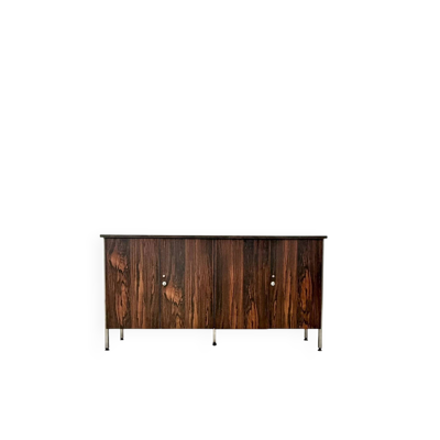 Buffet en formica imitant le palissandre et pied chromé, 1970