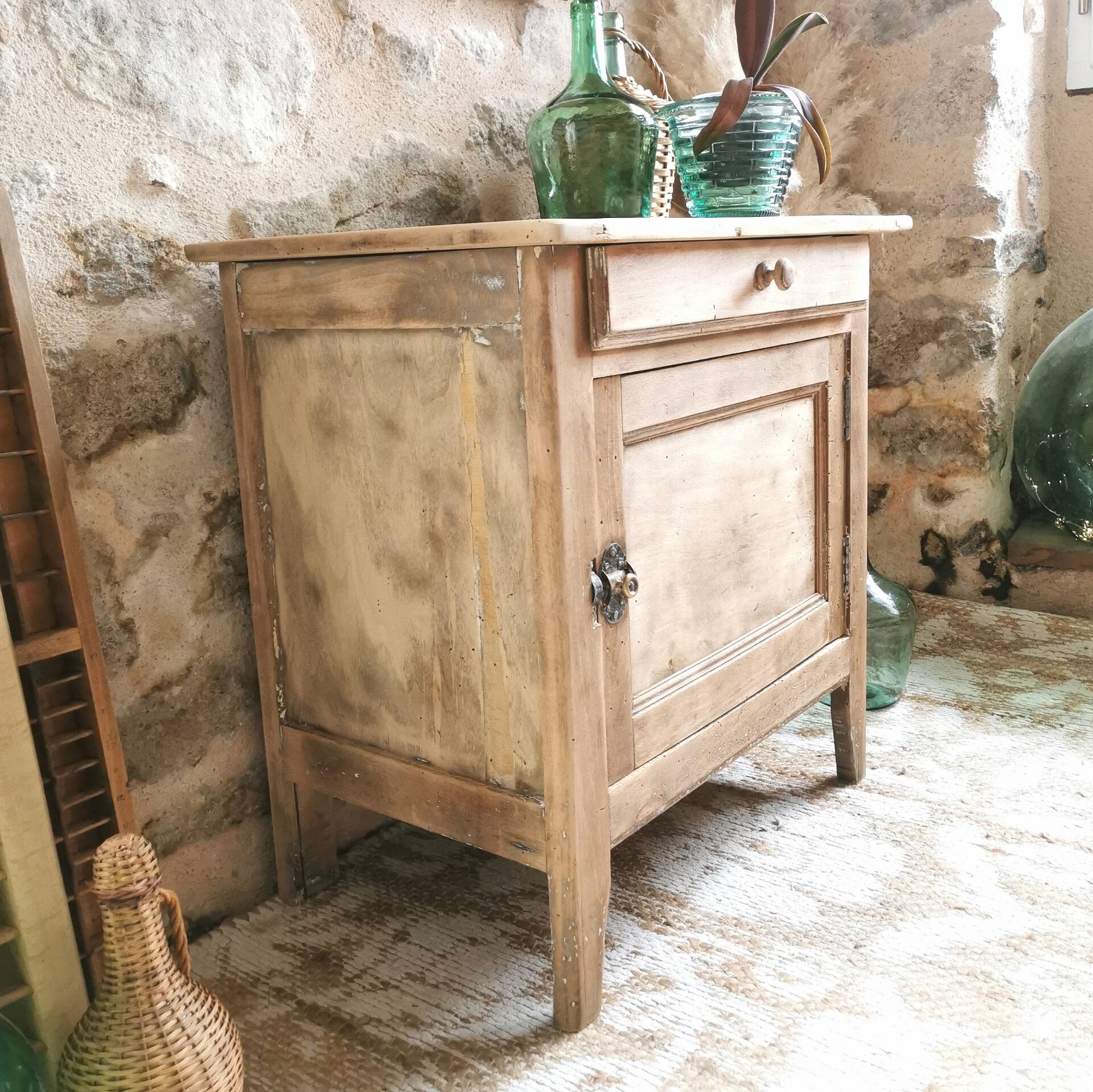 Confiturier, restored mini Parisian buffet
