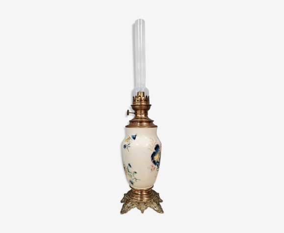 Lampe à pétrole époque Napoléon III en bronze doré et porcelaine vers 1880.
