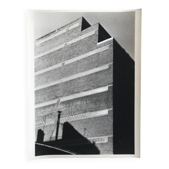 Rosine NUSIMOVICI, Untitled (Cast Shadow), c 1980. Black and white silver print