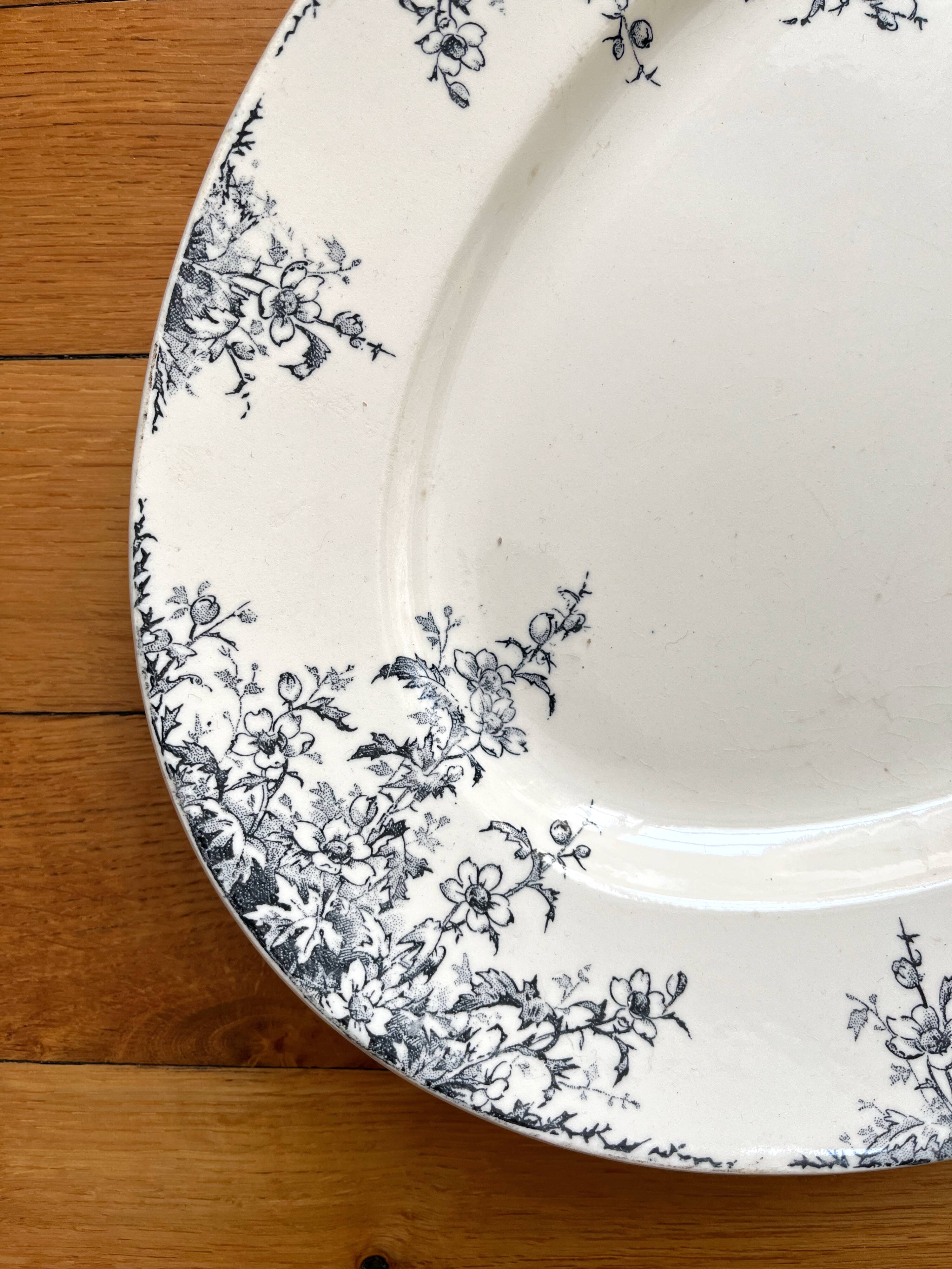 Oval iron earth dish "Spring" Opaque from Gien