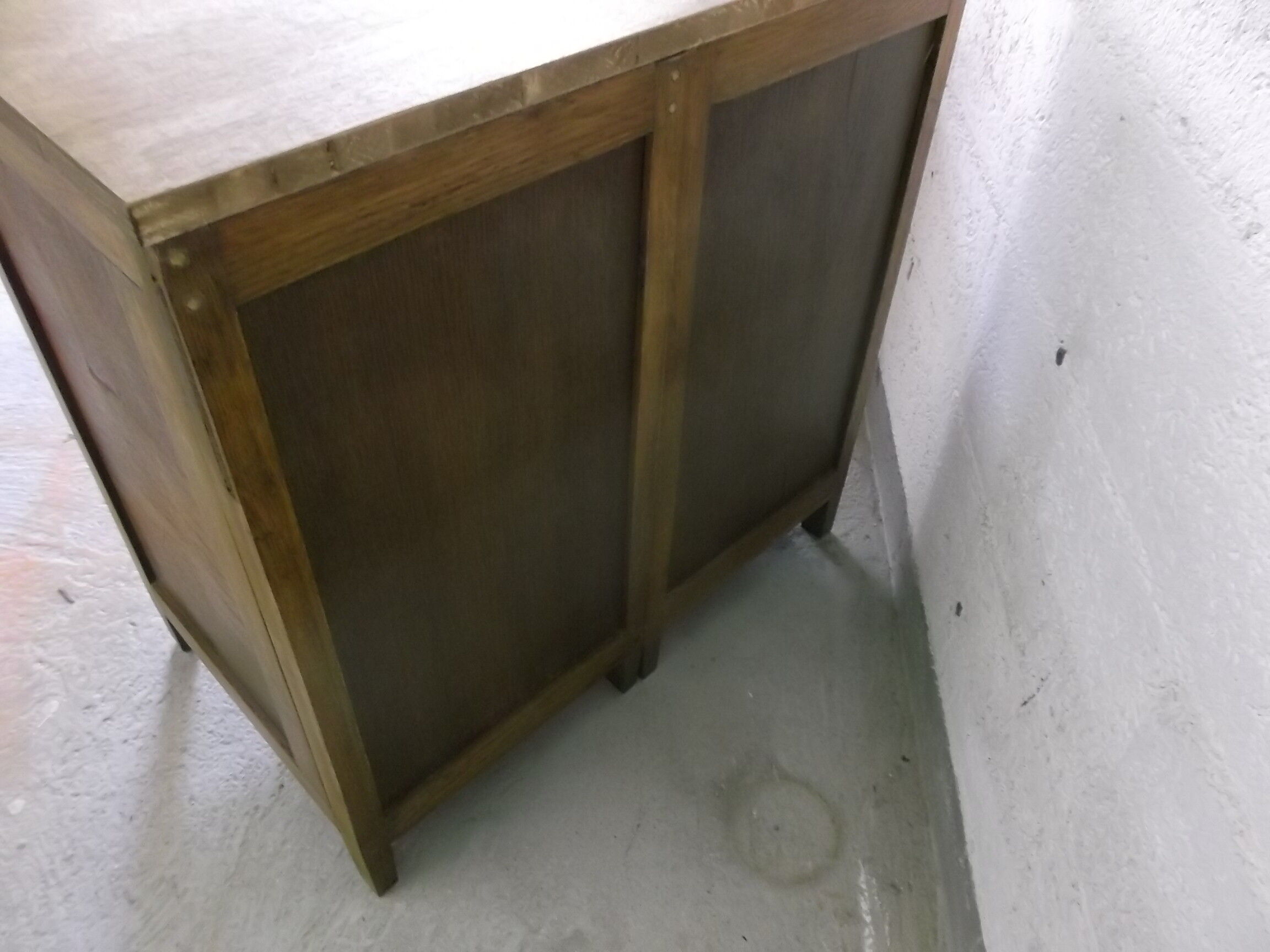 Ancient chest of drawers