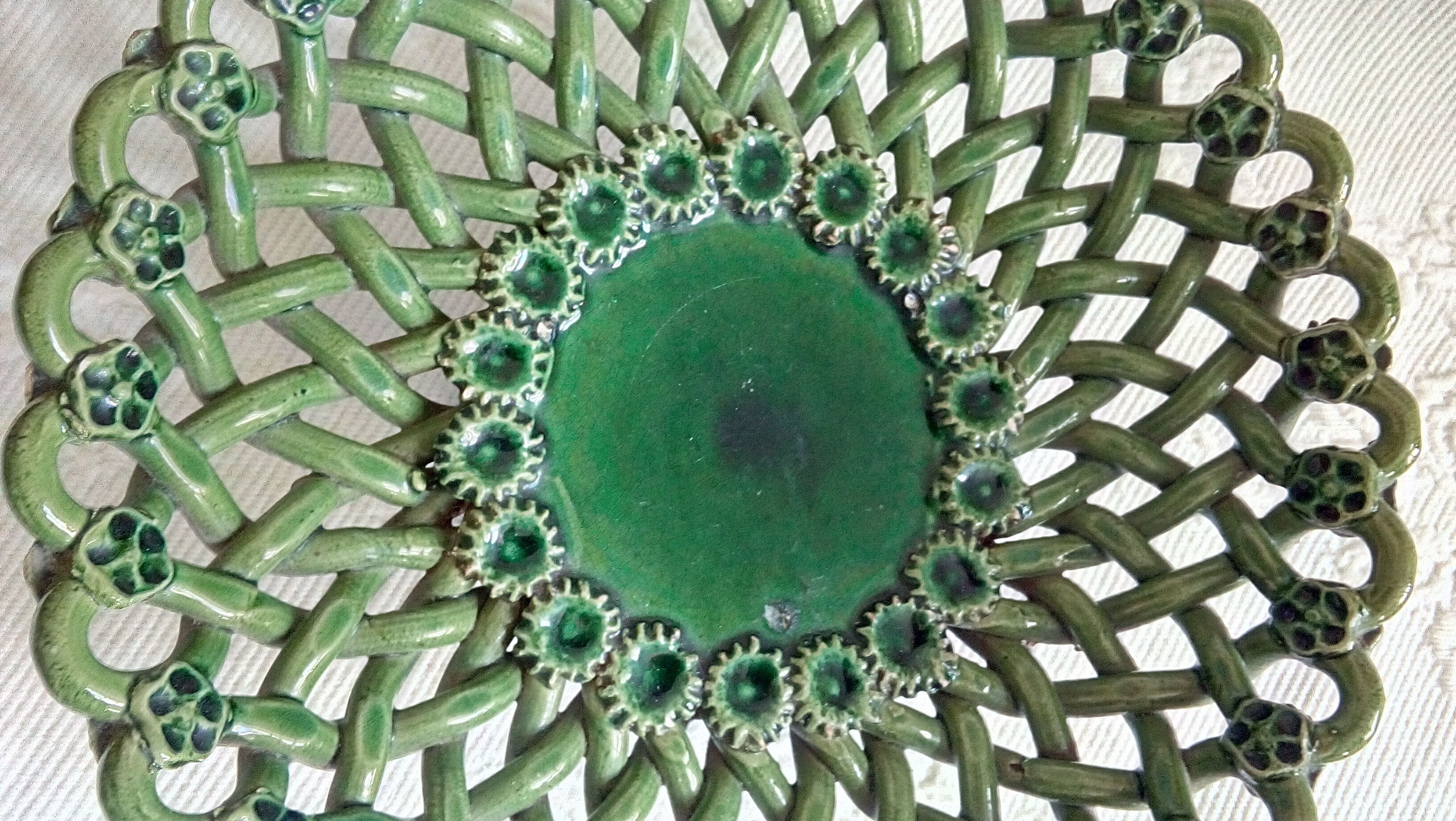 Pichon Uzès green ceramic empty-pocket braided cup