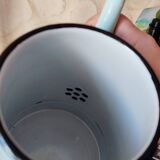 Cafetière ou théière en métal émaillé