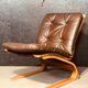 Chauffeuse Siesta de Rykken and Co.Fabriquée dans les années 60 en teck en Norvège. Modèle Kengu