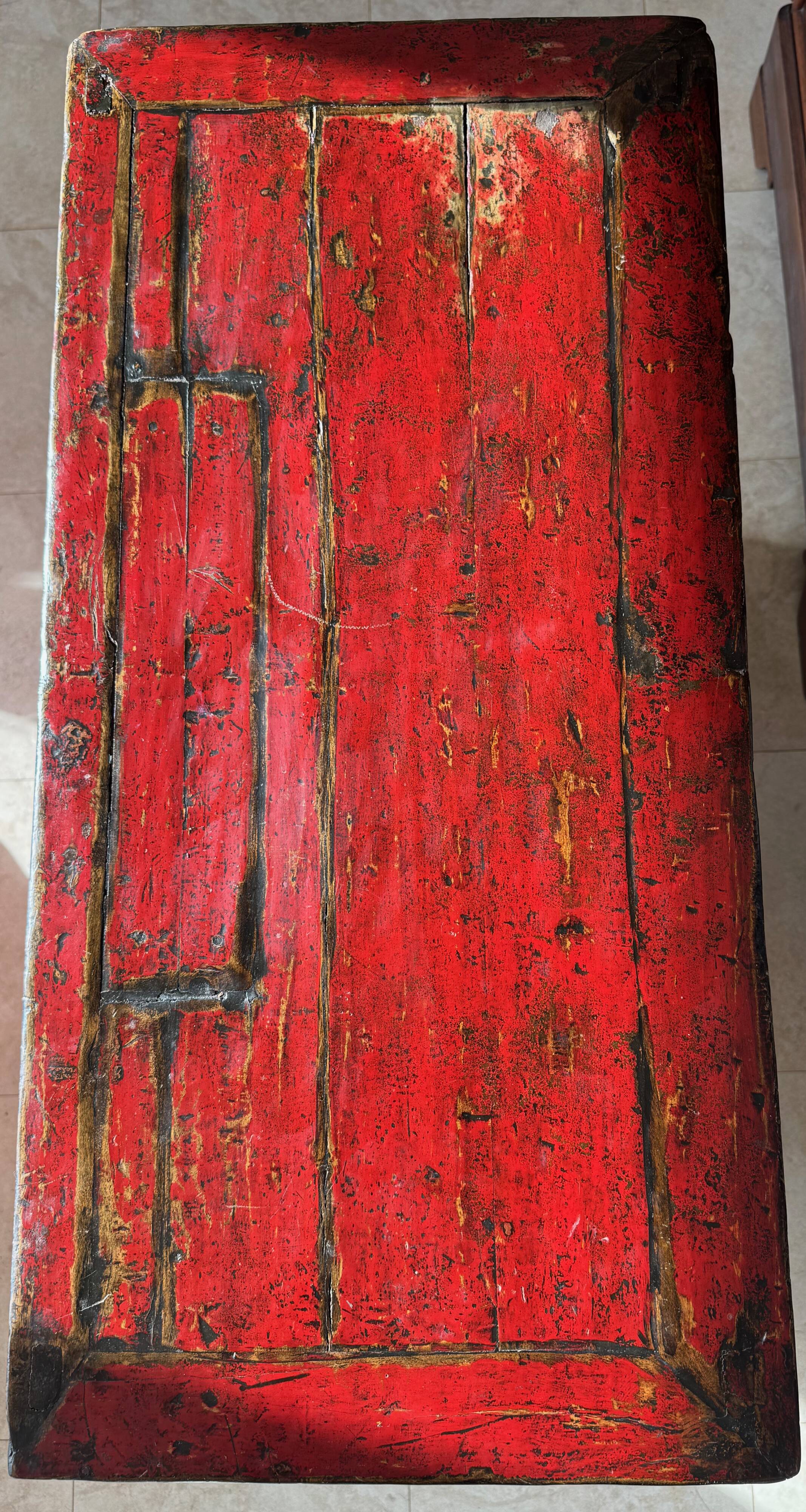 Small antique Chinese buffet (1920-1950) in rustic style, red lacquered, ori