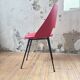 Chaise rouge tonneau