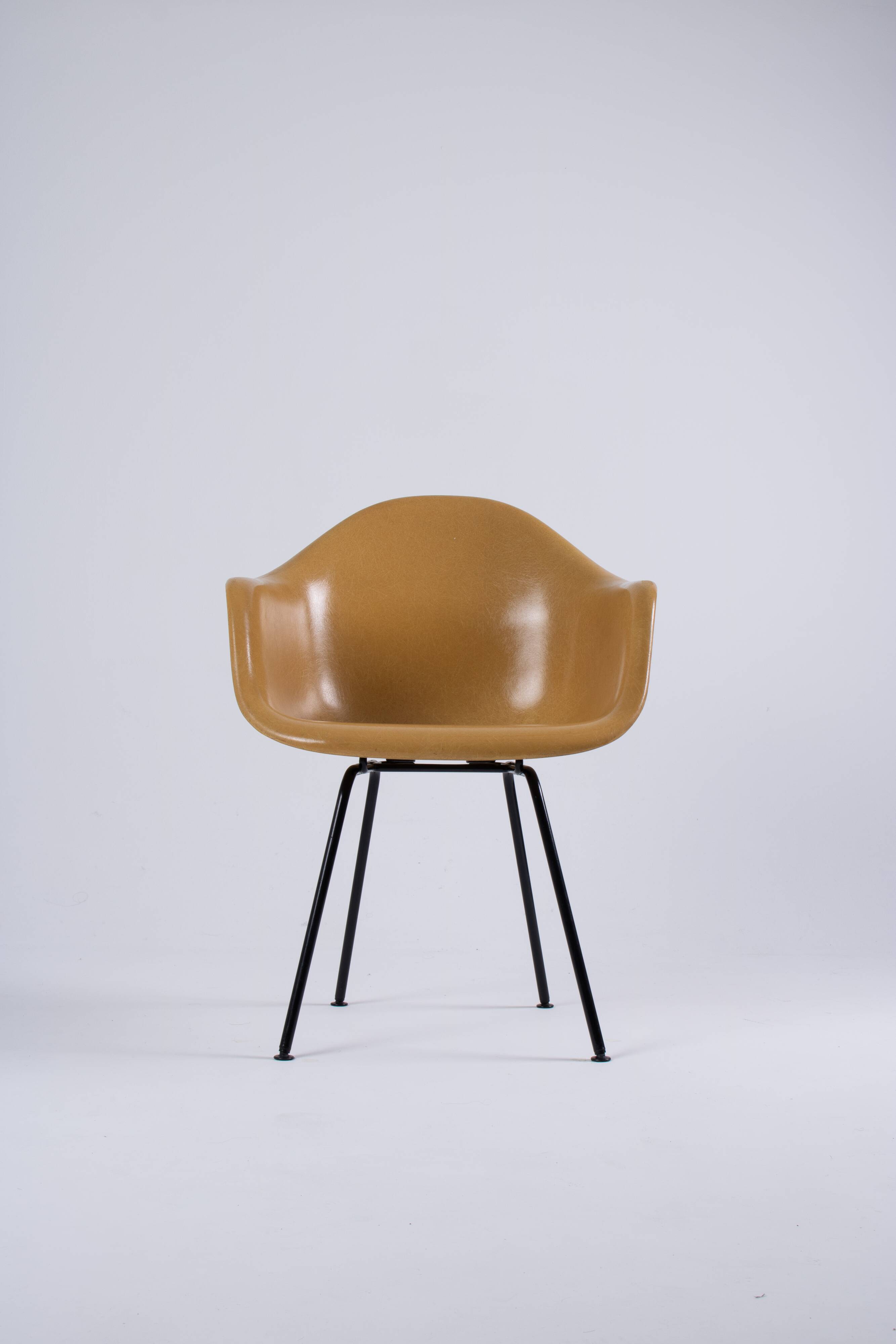 DAX Eames in fibreglass – Light Ochre – Herman Miller / Vitra – circa 19