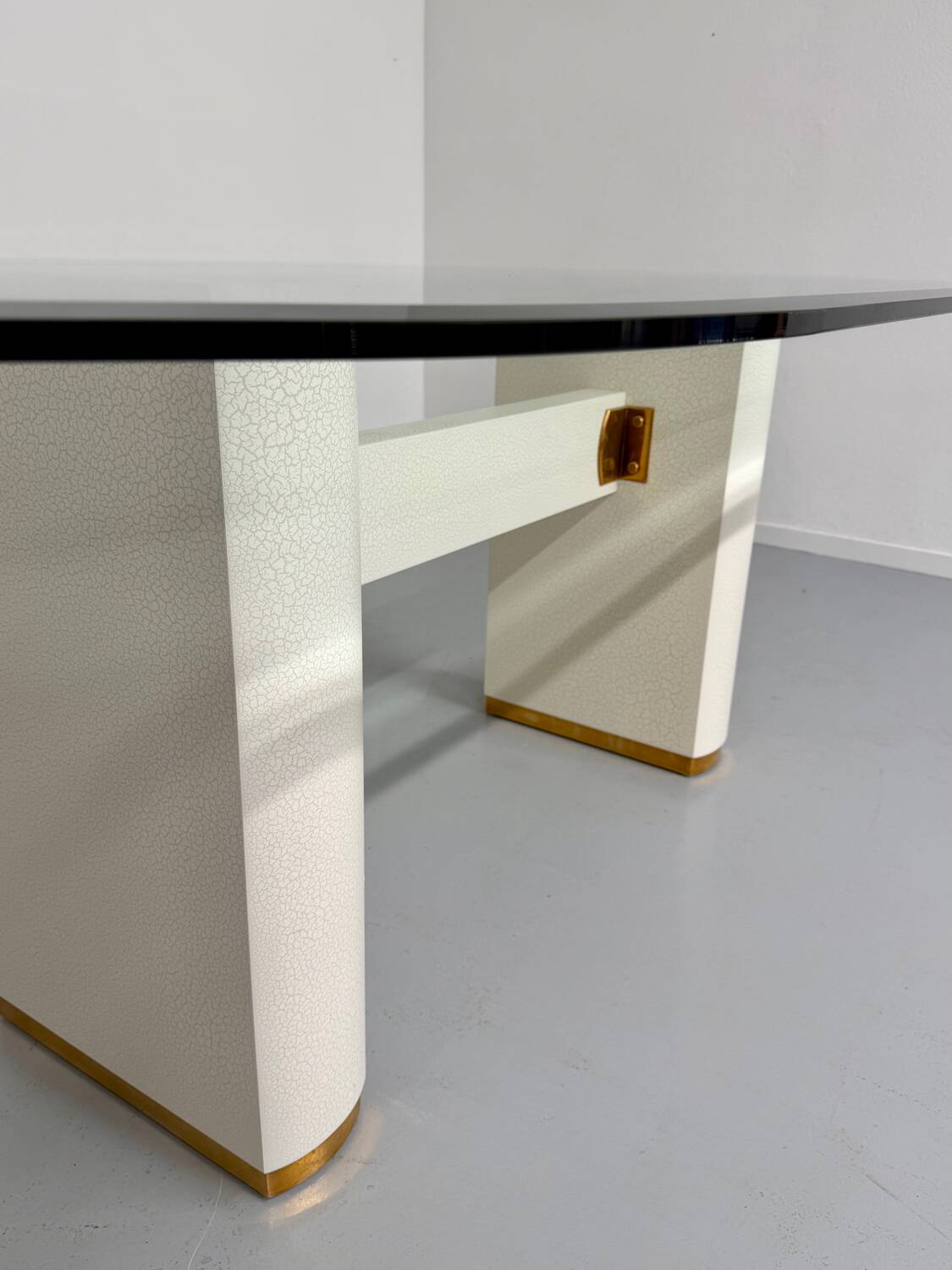 Table and 6 thonet designer chairs with crackled lacquer finish, 1980s vintage