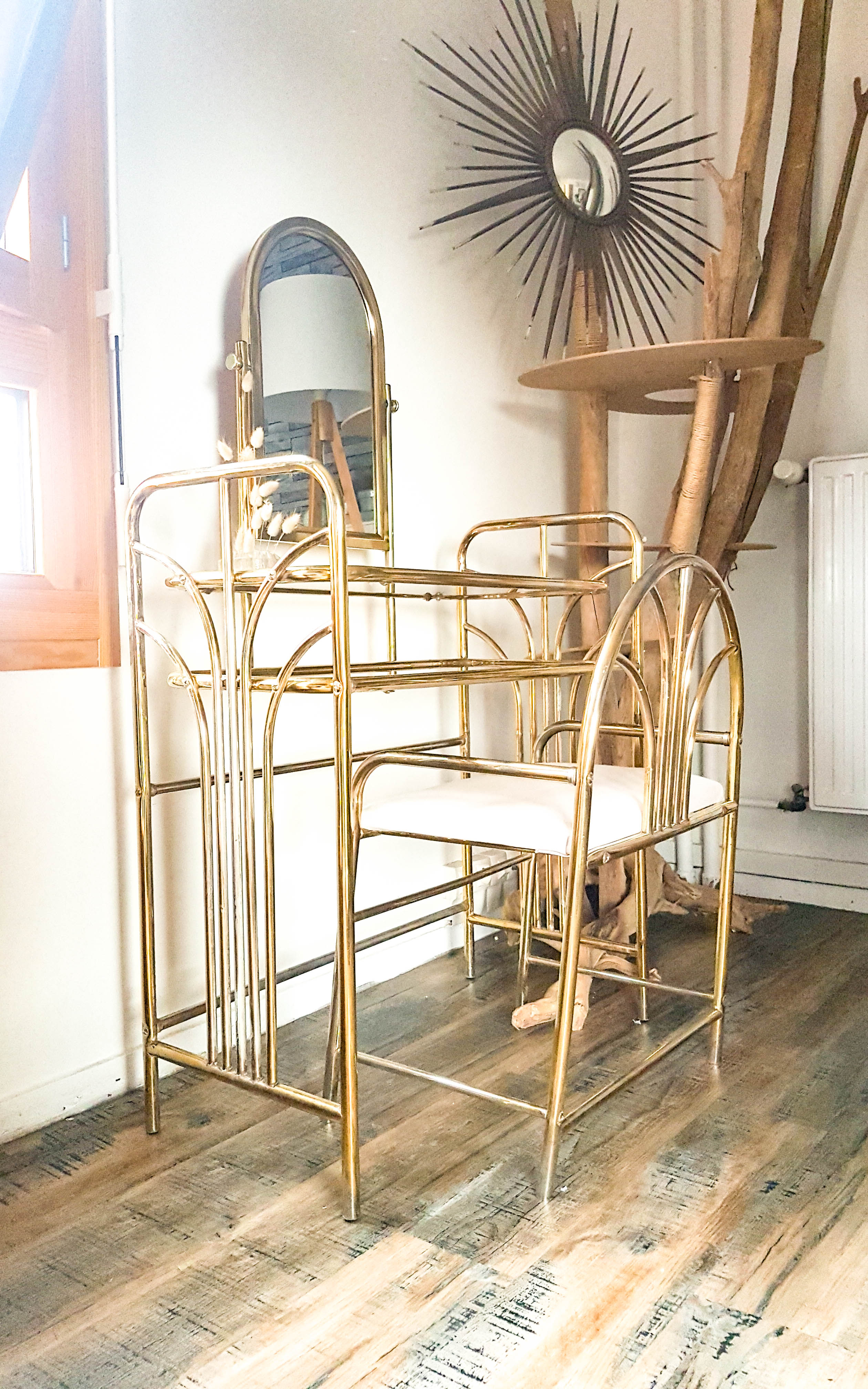 Mid century vintage art deco gold hairdresser