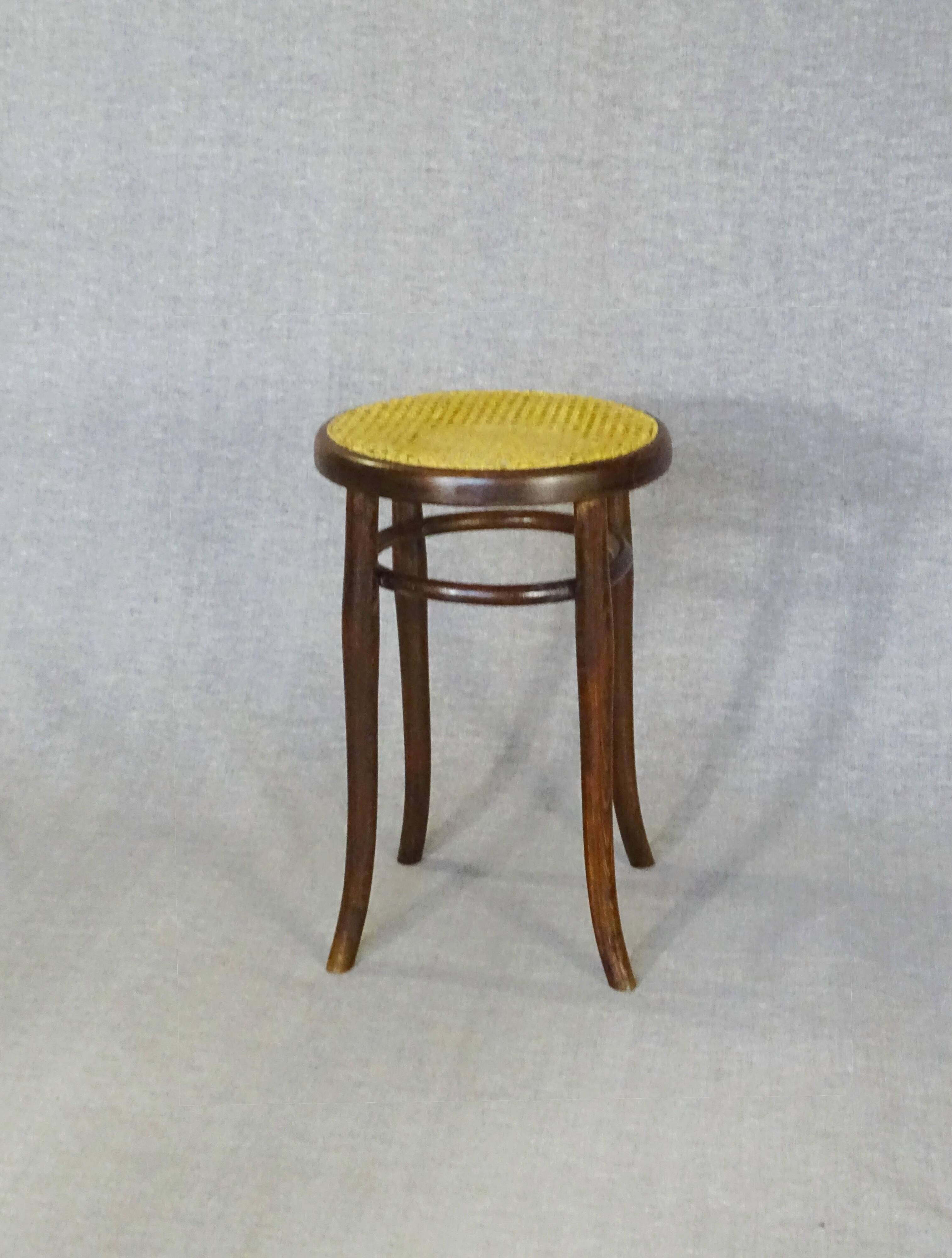 Tabouret bois courbé canné de piano bistrot Thonet 1900