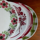 4 flat plates mismatched green and red