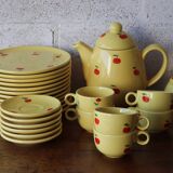 Service à thé en faïence peinte à la main – motif pommes rouges