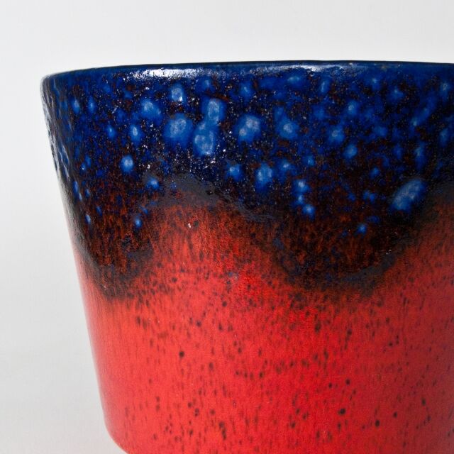 Cache-pot rouge et bleu